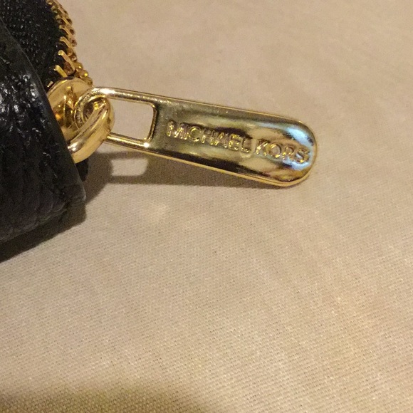 Michael Kors Black Pebbled zip-up wallet - Picture 3 of 8